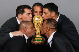 LEGO e le leggende del calcio celebrano la Coppa del Mondo con il nuovo set