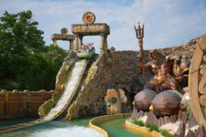 “Direzione Gardaland”: con Trenord e Discovera viaggio in treno e ingresso al parco in un unico biglietto
