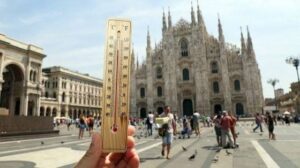 Come sopravvivere al caldo a Milano: consigli pratici