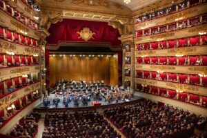L’Orchestra Sinfonica di Milano inaugura la nuova stagione alla Scala: sul podio Marko Letonja