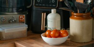 Friggitrice ad aria: quanto consuma e quando conviene rispetto al forno